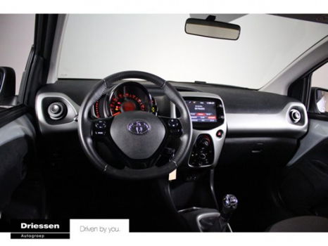 Toyota Aygo - 1.0 VVT-i x-nav (Navigatiesysteem) - 1