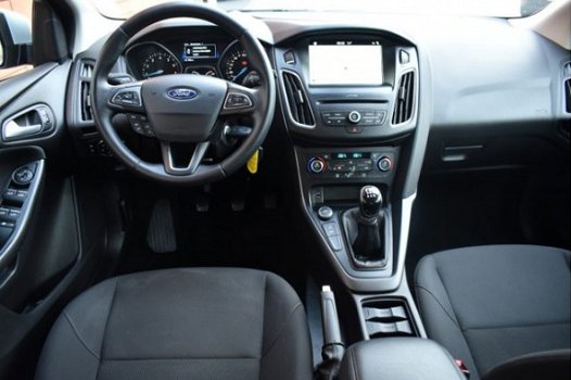 Ford Focus - 1.0 Edition Navigatie/Clima/Pdc - 1