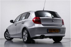 BMW 1-serie - 118i Business Line Ultimate Edition 143PK 90dKM Leder Sportstoelen Sportstuur Xenon Na