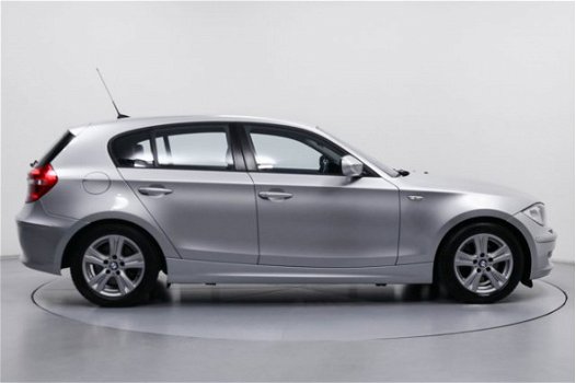 BMW 1-serie - 118i Business Line Ultimate Edition 143PK 90dKM Leder Sportstoelen Sportstuur Xenon Na - 1