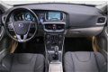 Volvo V40 - 1.6 T4 Momentum 180PK 98dKM Panoramadak Navi LED Dealeronderhouden - 1 - Thumbnail