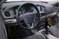 Volvo V40 Cross Country - 1.6 T4 Momentum 180PK 98dKM Panoramadak Navi LED Dealeronderhouden - 1 - Thumbnail