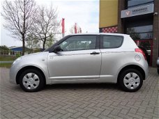 Suzuki Swift - 1.3 Base *Sport