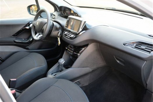 Peugeot 208 - 1.2 PureTech 110pk Aut. 5drs. Signature | Apple Carplay | Climate | Camera | Cruise - 1