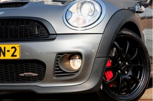 Mini Mini Cooper - 1.6 John Works Chili NL Auto|99dkm|Pano|Leer|211PK - 1