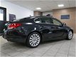 Opel Insignia - 2.0 T Sport *96dkm* 220pk Xenon 4 x Nieuwe Banden NAVIGATIE/Cruise/Sportstoelen - 1 - Thumbnail