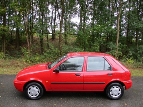 Mazda 121 - 1.25i GLX , Automaat, 1e Eigenaar, Slechts 31.461KM - 1