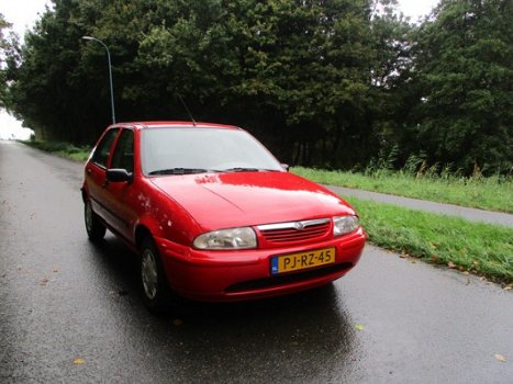 Mazda 121 - 1.25i GLX , Automaat, 1e Eigenaar, Slechts 31.461KM - 1