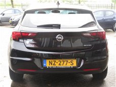Opel Astra - Online Edition 105pk | AIRCO | NAVIGATIE + MEDIA | PARKEERSENSOREN + CAMERA | BOVAG GAR