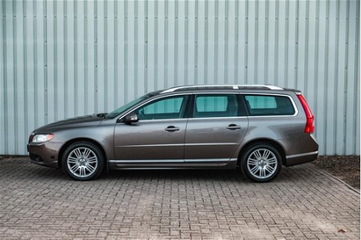 Volvo V70 - 3.2 Summum Automaat - 1