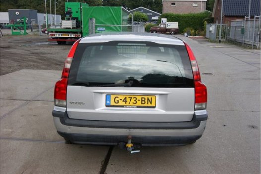 Volvo V70 - 2.4 Comfort Line 3950 ex btw, incl grote beurt - 1