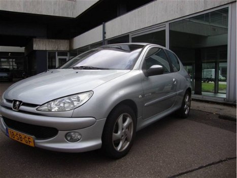 Peugeot 206 - 1.4I Quicksilver GERESERVEERD - 1