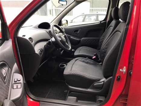 Toyota Yaris Verso - 1.3 VVT-i 2004 Airco Stuurbekr Apk 30-09-2020 - 1