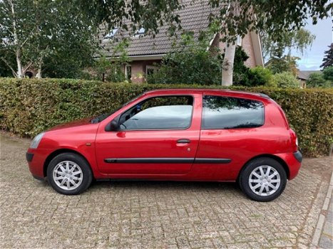 Renault Clio - 1.2-16V Privilège Comfort APK 09/2020 AIRCO NAP - 1