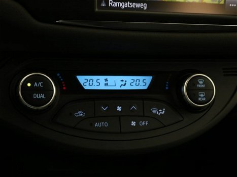 Toyota Yaris - 1.0 VVT-i Energy | Navigatie | Achteruitrijcamera | Climate control | - 1