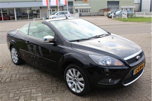 Ford Focus Coupé-Cabriolet - 2.0 145PK Automaat Titanium | Navigatie | Parkeersensoren | Trekhaak | - 1