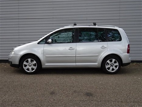 Volkswagen Touran - 2.0 TDI Highline - 1