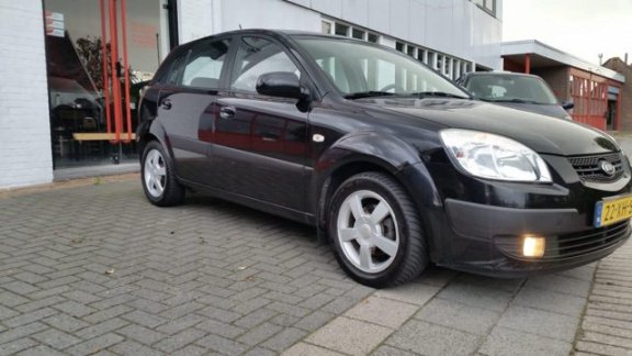 Kia Rio - 1.6 CVVT X-ecutive 2e eigenaar Clima apk 07-2020 - 1