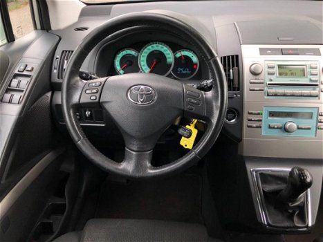 Toyota Corolla Verso - 1.8 VVT-i Sol 7p. Navigatie, PDC, Trekhaak, 17 inch LM velgen, clima, cruise - 1
