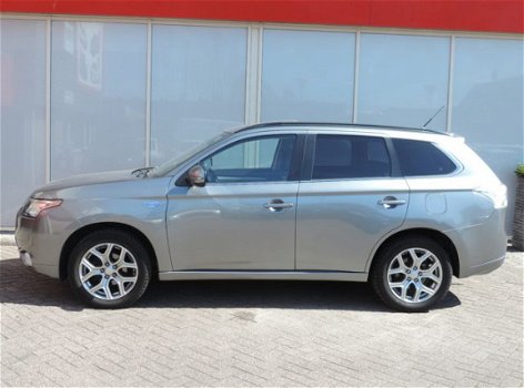 Mitsubishi Outlander - 2.0 PHEV Instyle+ (full options) - 1