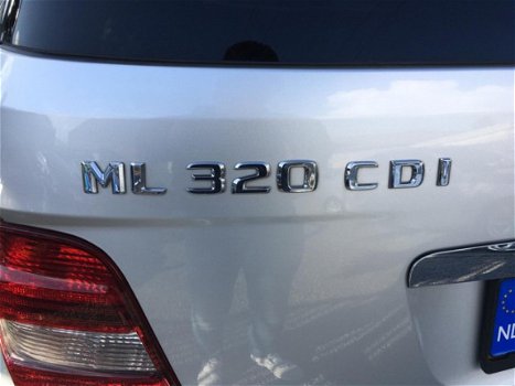 Mercedes-Benz M-klasse - 320 CDI *facelift*/ parkeersensoren / lm velgen / - 1