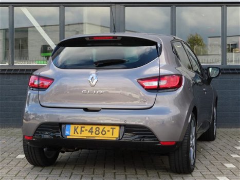 Renault Clio - 0.9 TCe ECO Night&Day Navi | Airco | Parkeersensoren | 16 inch licht metaal - 1