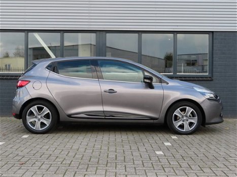 Renault Clio - 0.9 TCe ECO Night&Day Navi | Airco | Parkeersensoren | 16 inch licht metaal - 1