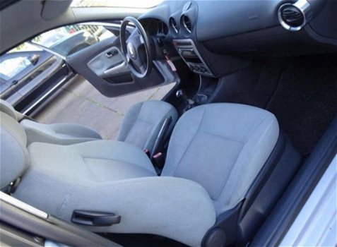 Seat Ibiza - 1.4-16V Stella met velgen - nap en apk - 1