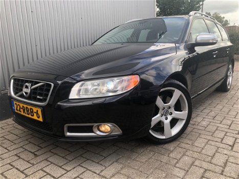 Volvo V70 - 2.0T R-Edition R design/ Leder / Climate control / Origineel Nederlands / Trekhaak - 1