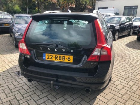 Volvo V70 - 2.0T R-Edition R design/ Leder / Climate control / Origineel Nederlands / Trekhaak - 1