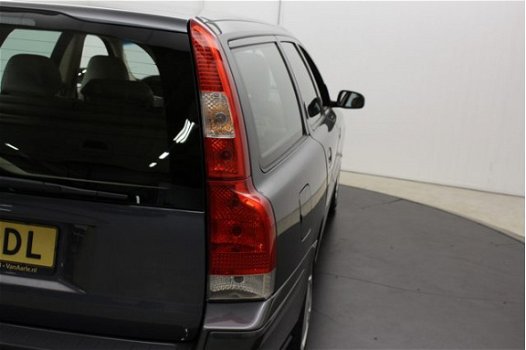 Volvo V70 - 2.4 Edition II Leer PDC Clima - 1