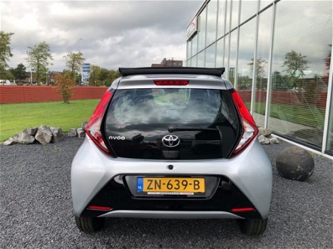 Toyota Aygo - 1.0 VVT-i x-play Cabrio Nieuw Apple Car Play/ Android auto - 1