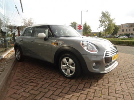 Mini Mini Cooper - 1.5 Serious Business SLECHTS 46.054km + NAVIGATIE - 1