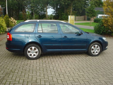 Skoda Octavia Combi - 1.4 TSI Greentech Elegance | Parkeersensoren achter - 1