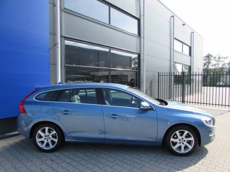 Volvo V60 - D3 150PK Summum Business | Scandinavian Line | - 1