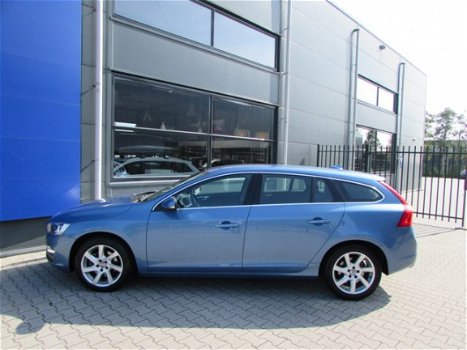 Volvo V60 - D3 150PK Summum Business | Scandinavian Line | - 1