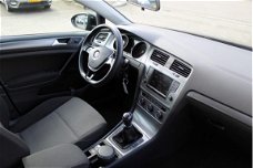 Volkswagen Golf Variant - 1.0 TSI Trendline Navigatie/Airco/Parkeersensoren voor+achter