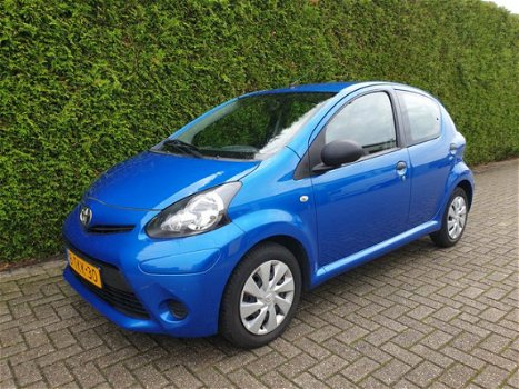 Toyota Aygo - 1.0 VVT-i Now|5-deurs|Airco|NL-auto|1e.Eigenaar - 1