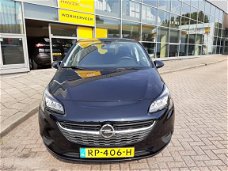 Opel Corsa - 1.4 16V 90pk 5Drs. Favourite Navi Blue tooth 16 Inch Parkpilot
