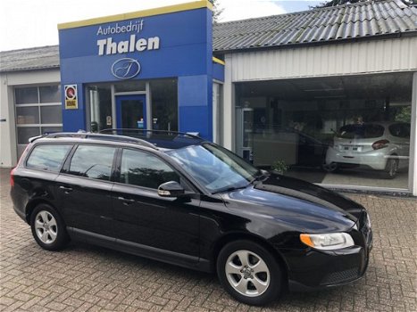 Volvo V70 - 2.0D Summum navi, clima, trekhaak, cruise-controle - 1