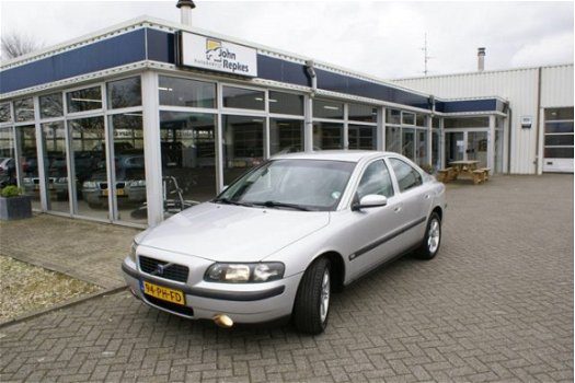 Volvo S60 - 2.4 140PK Automaat - 1