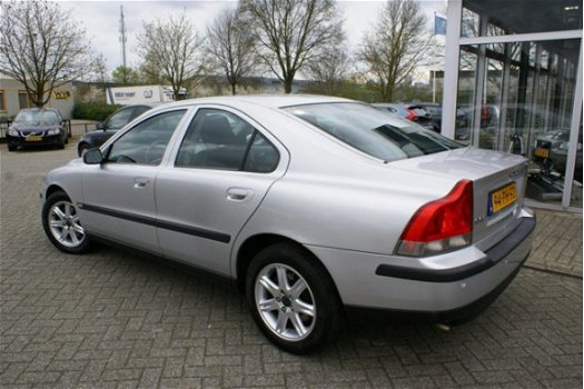 Volvo S60 - 2.4 140PK Automaat - 1