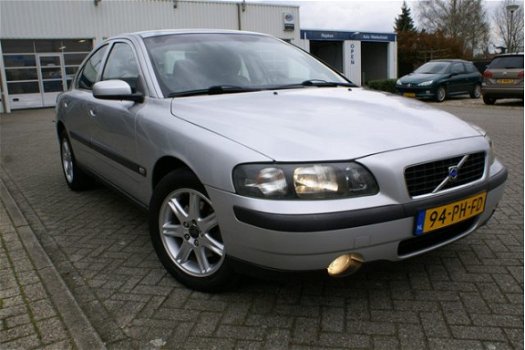 Volvo S60 - 2.4 140PK Automaat - 1