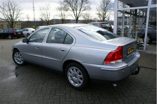 Volvo S60 - 2.4 140PK EDITION, Leer, Trekhaak, Stoelverw - 1