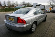 Volvo S60 - 2.4 140PK EDITION, Leer, Trekhaak, Stoelverw