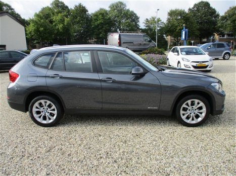 BMW X1 - 2.0i sDrive Upgrade Edition - 1