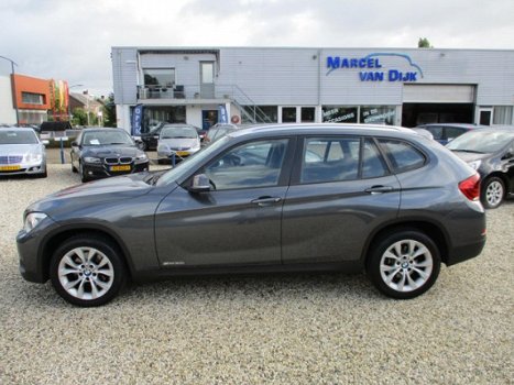 BMW X1 - 2.0i sDrive Upgrade Edition - 1