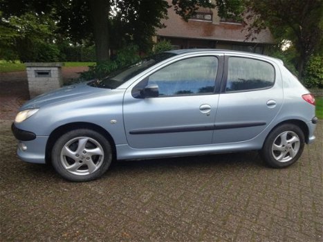 Peugeot 206 - 1.6-16V Gentry - 1