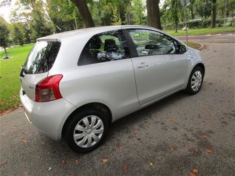 Toyota Yaris - 1.4 D-4D Sol airco.stuurbekr.electr.ramen.deurvergrendeling - 1