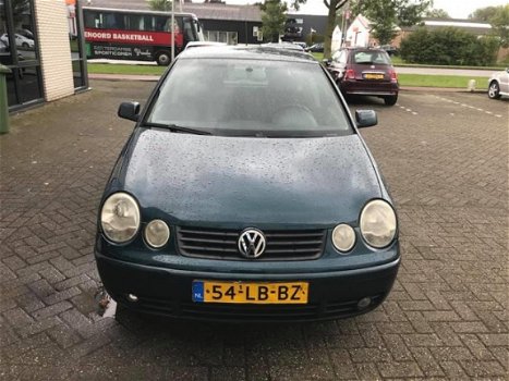 Volkswagen Polo - 1.4-16V Highline APK/AIRCO/5drs/elekt ramen/meeneemprijs - 1